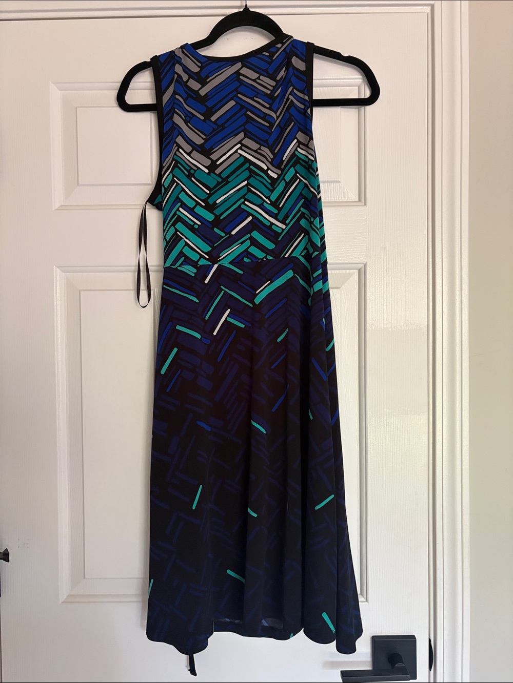 Apt. 9 Teal, Navy & Light Blue Geometric Wrap Dress size Medium - Picture 2 of 5